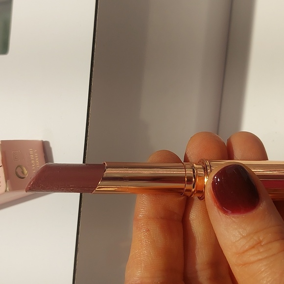 Charlotte tilbury pillow talk glossy lip looks - Picture 3 of 4